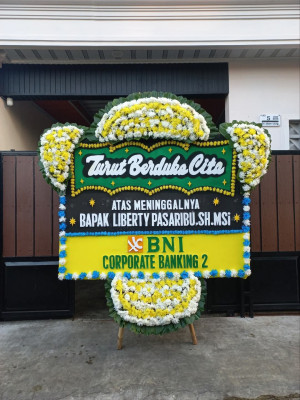 Papan Bunga Duka di Pungging